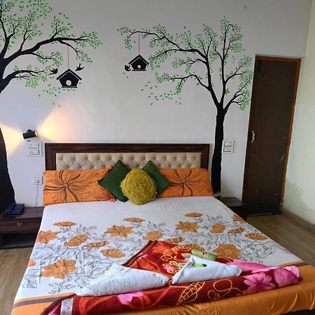 Joshi Holiday Home Stay Лансдаун Екстериор снимка