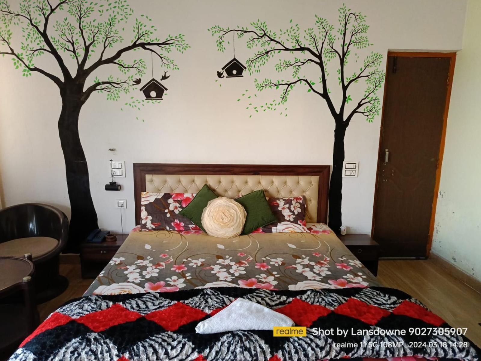 Joshi Holiday Home Stay Лансдаун Екстериор снимка