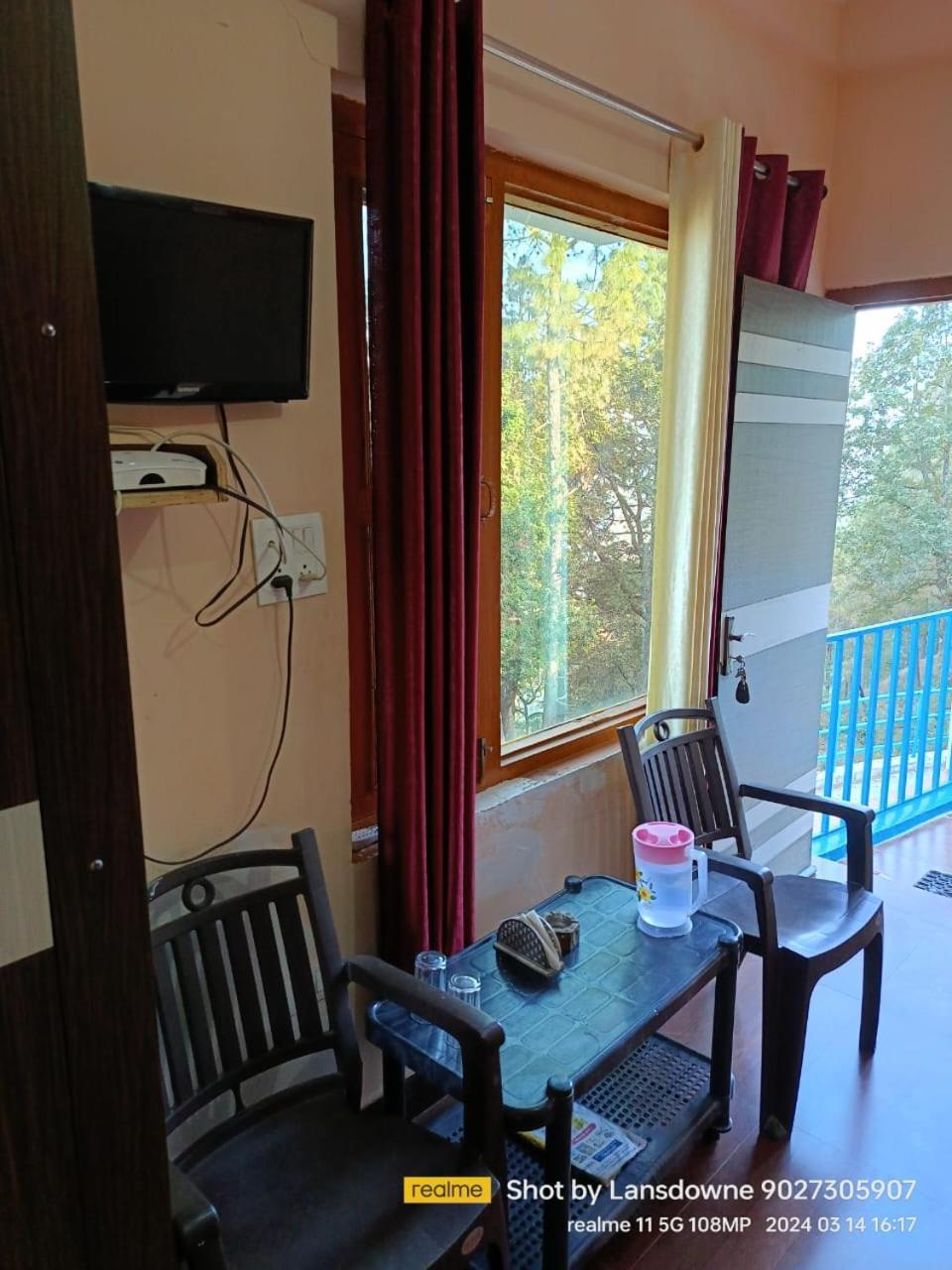 Joshi Holiday Home Stay Лансдаун Екстериор снимка