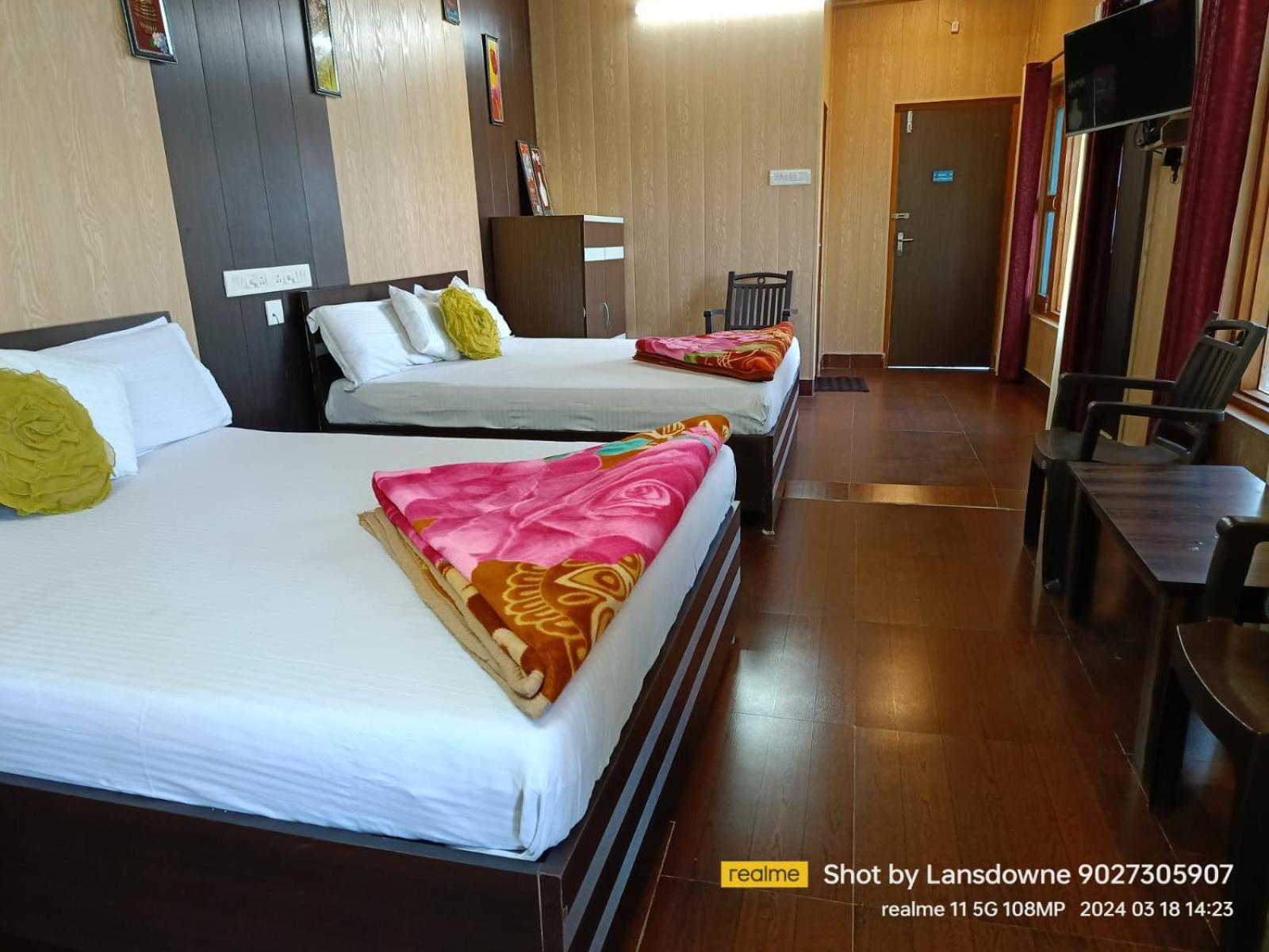 Joshi Holiday Home Stay Лансдаун Екстериор снимка